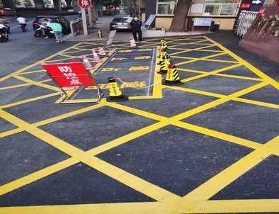 青岛青岛厂区划线，园区停车场划线，车库标识标线